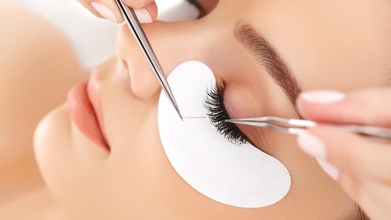 Are Eyelash Extensions Safe?